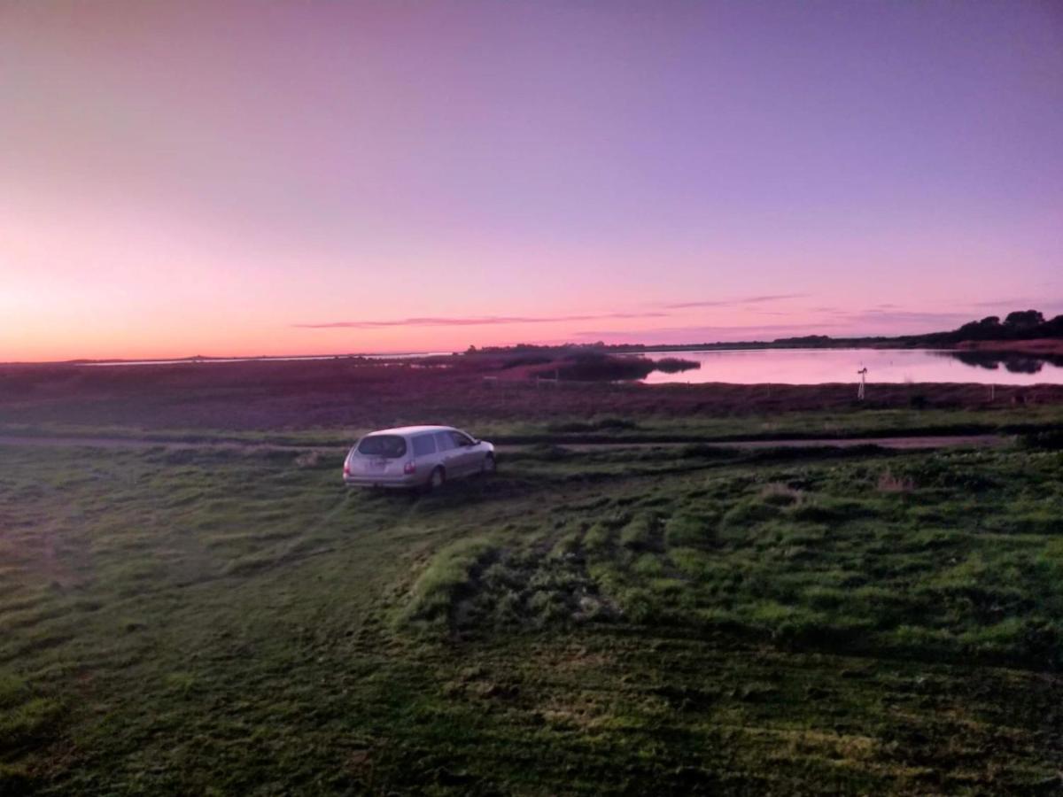 Coorong Island Retreat - Farm Stay At Pet Friendly Property Meningie Exterior foto